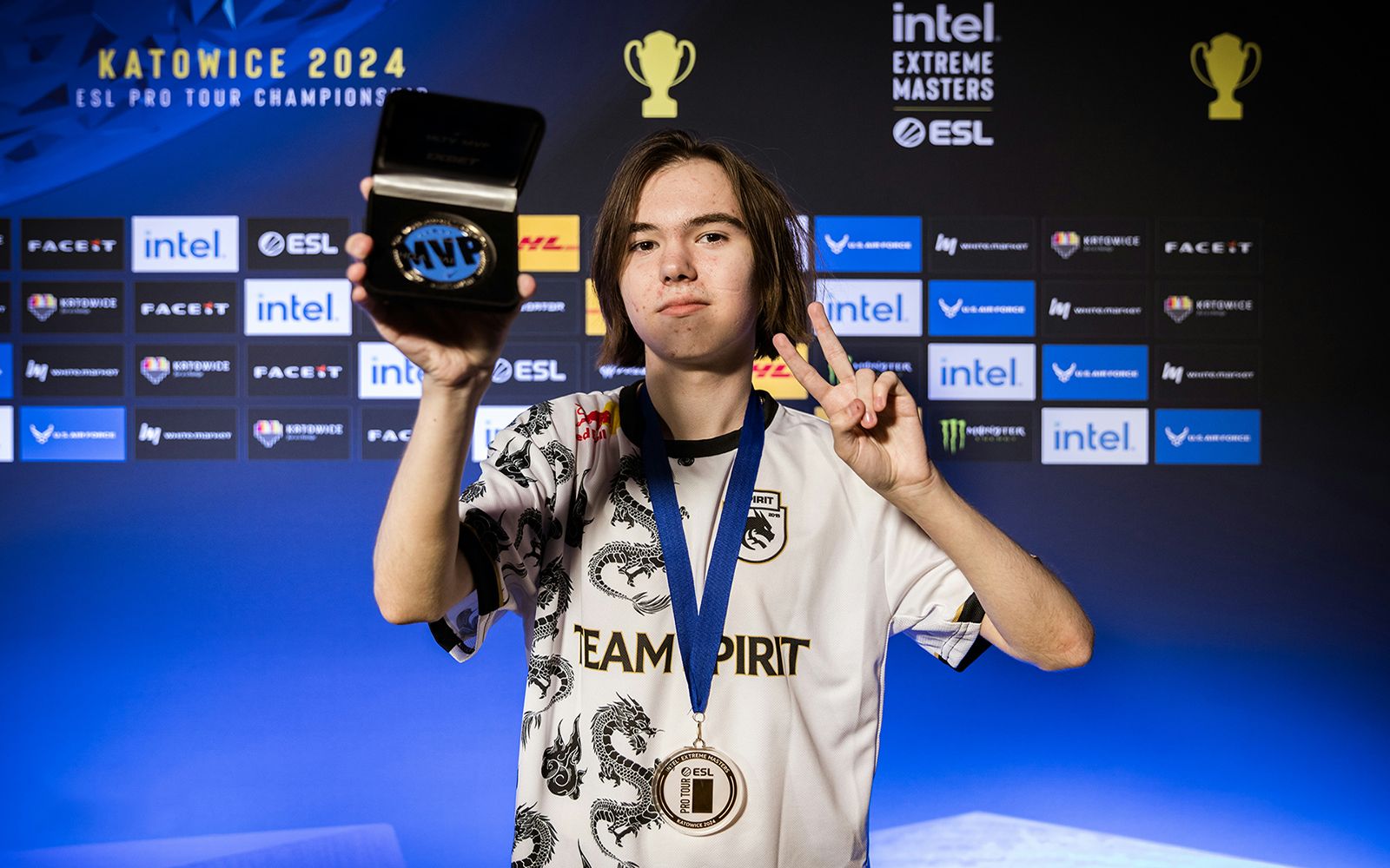 媒体Daily e-Sports记者Kenzi透露： 流言称2023 MSI在英国举办、S13世界赛在韩国举办