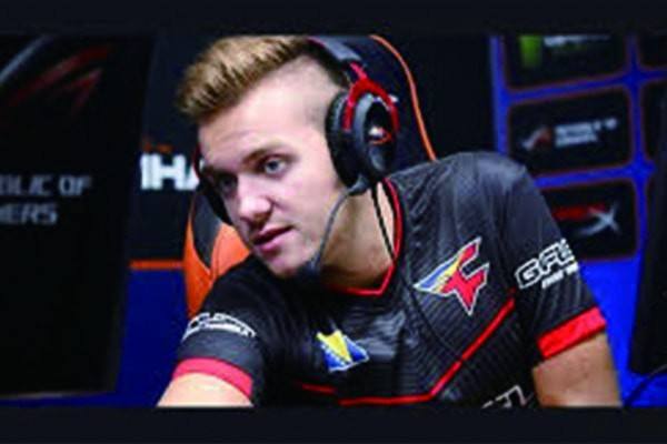 skullz：刚开始我并不知道s1mple也会来