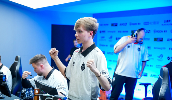 shanks小炮持续重火力压制 AL凶猛攻势24分钟速推JDG赢下首局