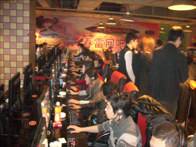 1月15日下午15：00，2023英雄联盟职业联赛（LPL）春季赛第一周第二天的比赛即将到来