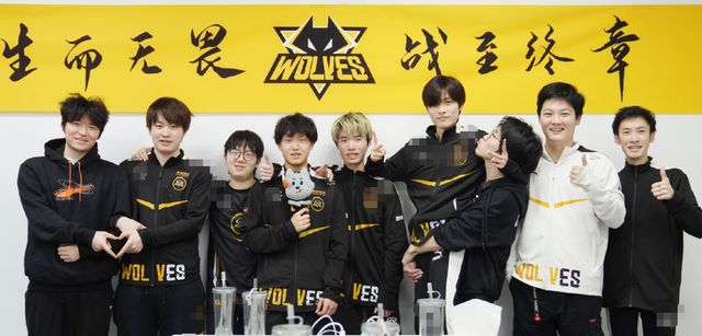 Uzi夏季赛复出后，分别使用了五个不同的英雄砍下五个MVP